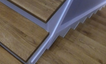 Renowacja drewnianych schodów